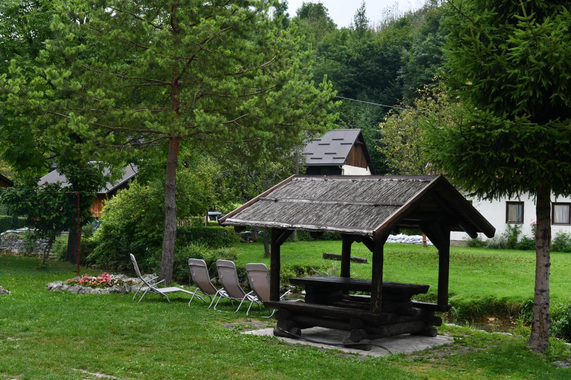 Guest House Martin Korana Exterior photo