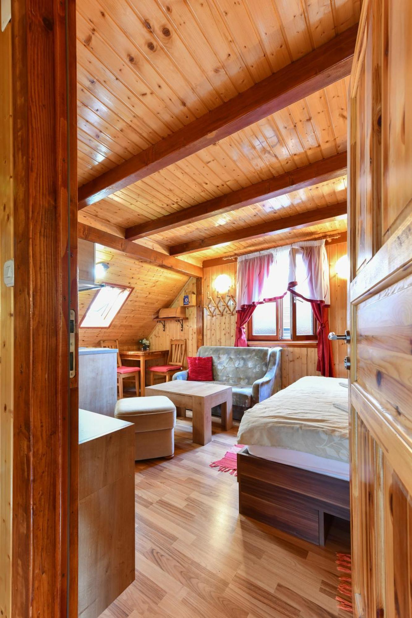 Guest House Martin Korana Exterior photo