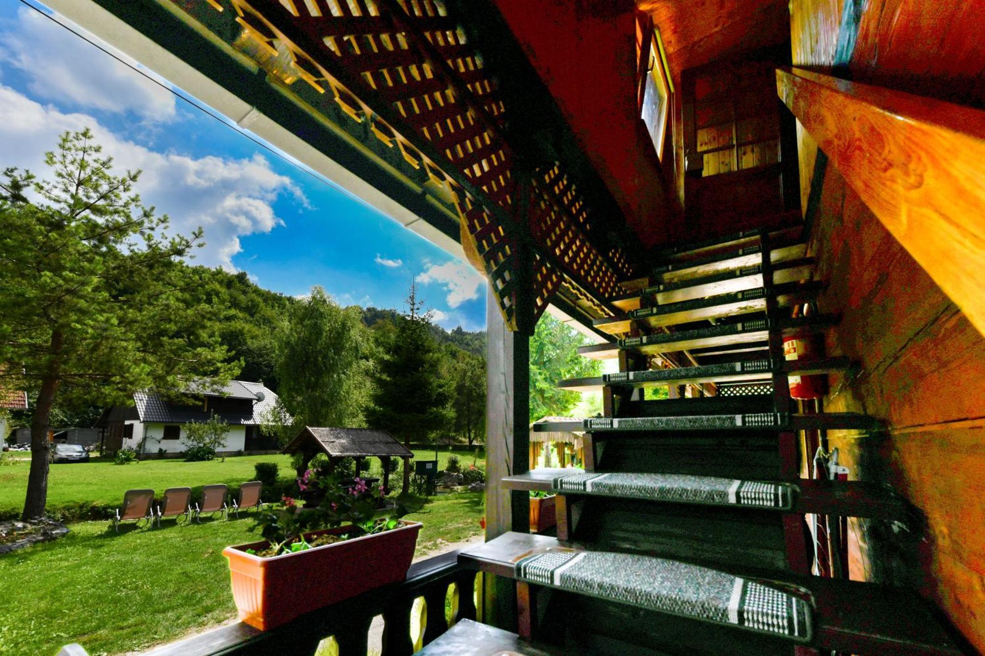 Guest House Martin Korana Exterior photo