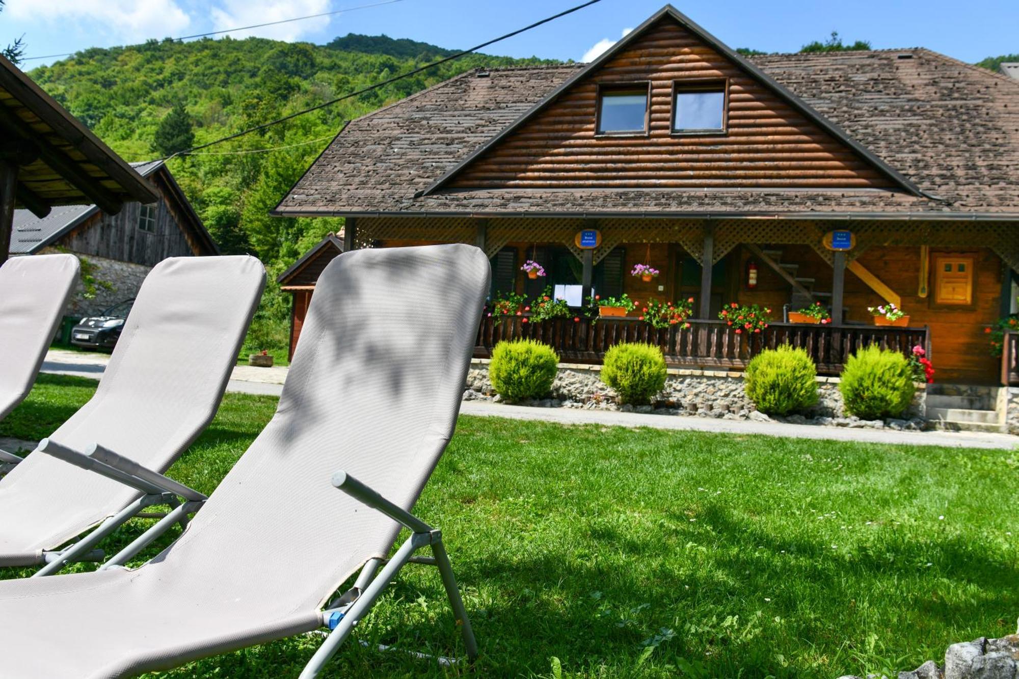 Guest House Martin Korana Exterior photo